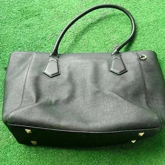 DAGNE DOVER - Picture 1 of 9